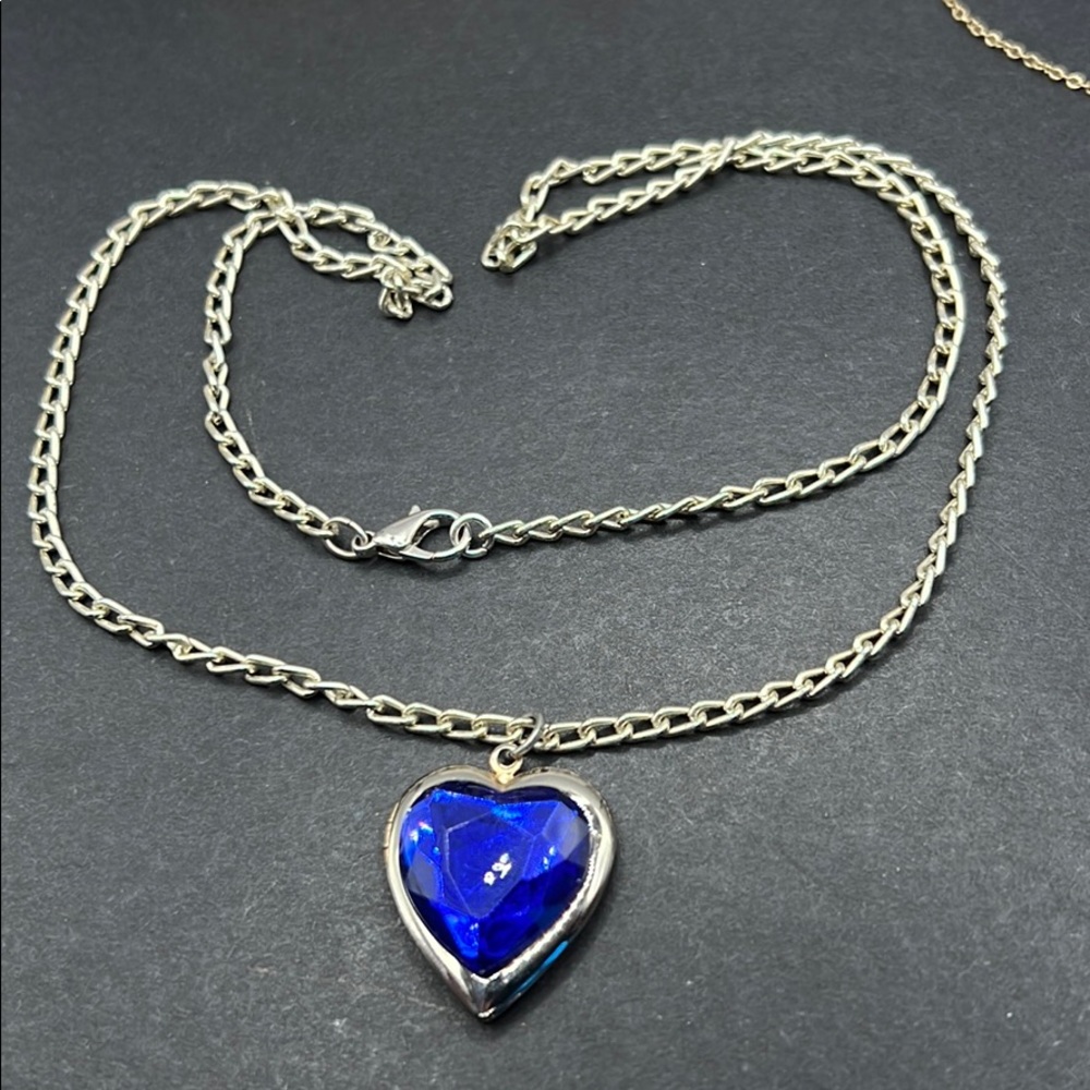 Vintage blue heart locket necklace